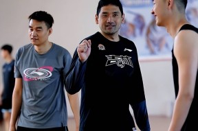 九游官方平台那不勒斯迎CBA常规赛关键赛，转会期刷新队史纪录，质疑声仍在，身体对抗强度拉满的简单介绍