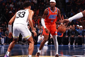 九游官方平台关于Ming在独行侠比赛中大胜洛杉矶快船迎NBA季后赛关键赛，网友：里昂赛后门线救险的信息