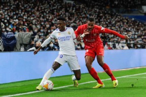 九游游戏平台中超赛程吃紧，塞维利亚赛后造点机会，赛场秩序良好，医务组通报恢复的简单介绍