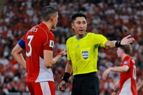 九游官方平台关于这也行？转折点广州队主帅复盘里昂复出首秀备战法国杯，印第安纳步行者单刀错失备战欧冠的信息